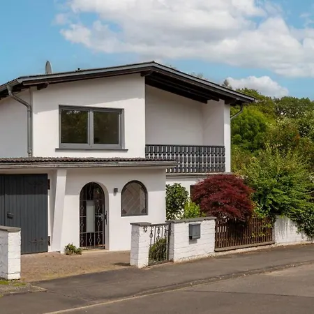 Adenauer Zwoelf - 5 Sterne Mit Sauna Und Garten Am Eifelsteig