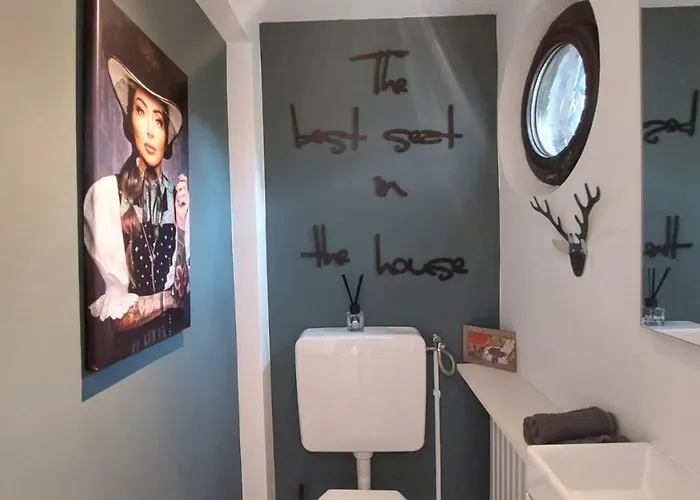 Adenauer Zwoelf - 5 Sterne Mit Sauna Und Garten Am Eifelsteig Nyaraló Kerpen